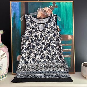 Laura Petites  Black and Blue Floral Tunic M